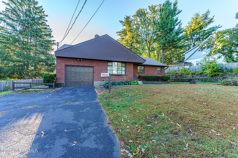 3rd image of 150 Cromer Avenue
