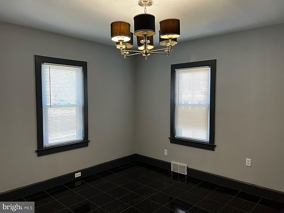 5th image of 111 Grover Ave