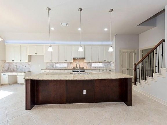 3rd image of 198 Hearthshire Cir