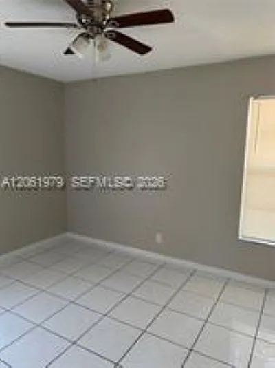 1440 SW 41st Ave #12 — Photo 3