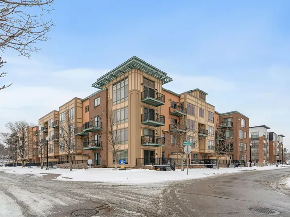 1070 Grandview Ct NE APT 207, Columbia Heights, MN 55421