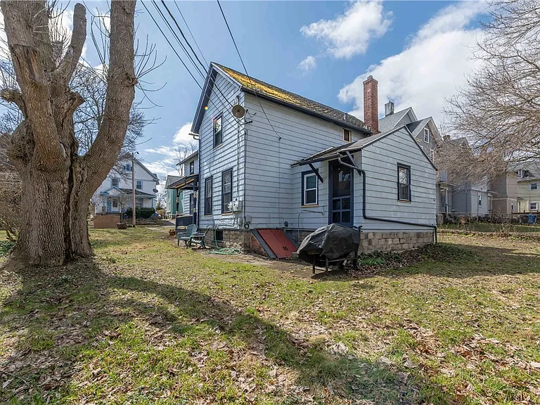 54 Sanford St #A — Photo 24