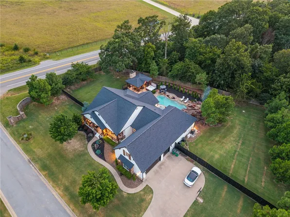 12175 Lost Oak Dr, Bentonville, AR 72712