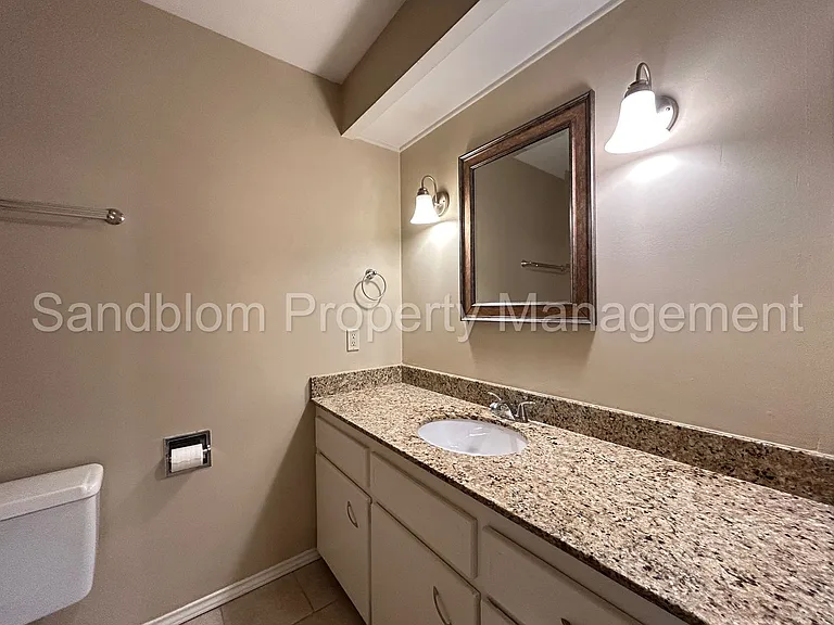 5766 S 80th East Ave — Photo 16
