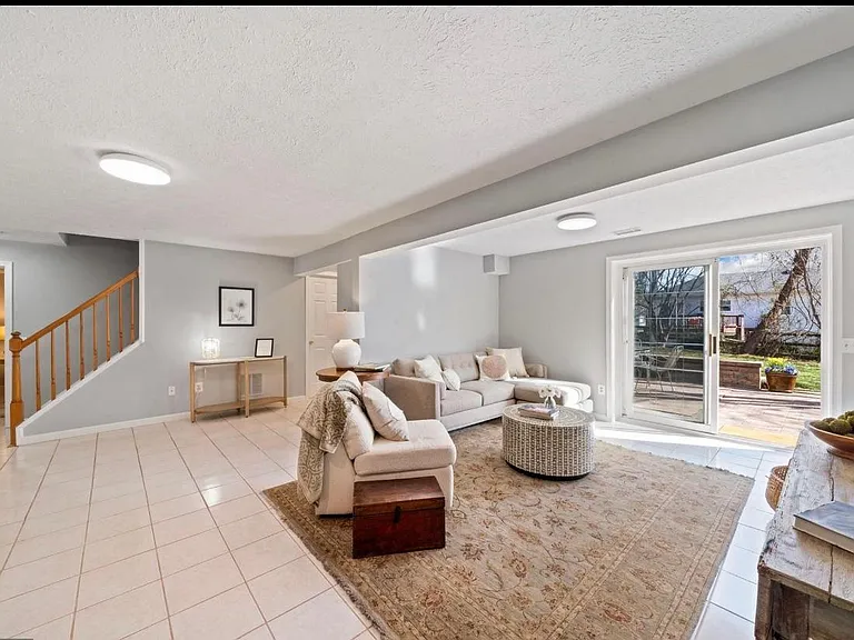 20409 Bloomingville Ct #BASEMENT — Photo 2