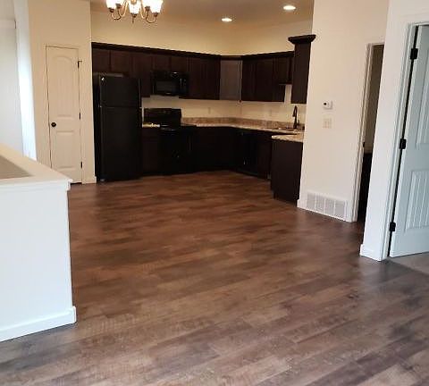 3rd image of 830 N 16th St