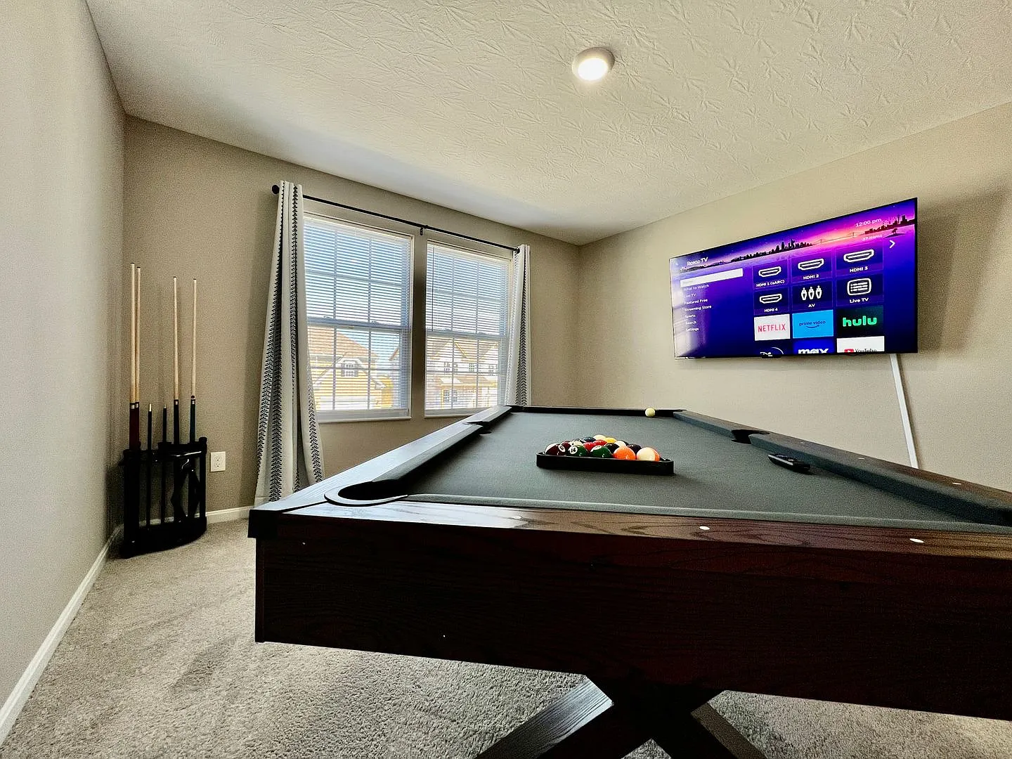 Brand new Executive home in Liberty Twp, Ohio — Photo 3