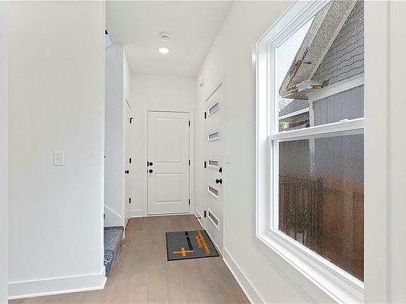 3rd image of 4526 Forest Ave