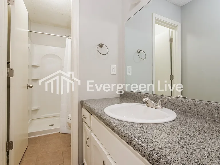 11449 N Wayne Ave — Photo 10