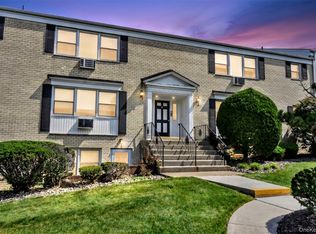 2 Lenox Court #704, Suffern, NY 10901