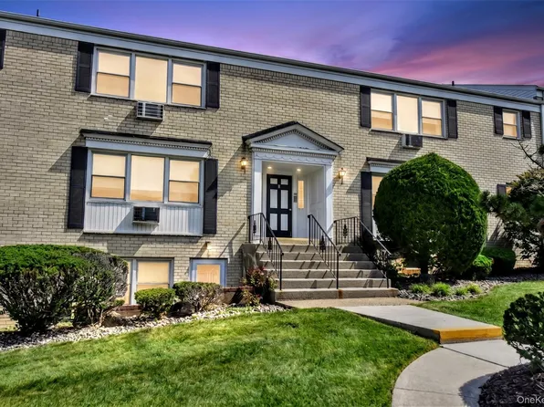 2 Lenox Court #704, Suffern, NY 10901