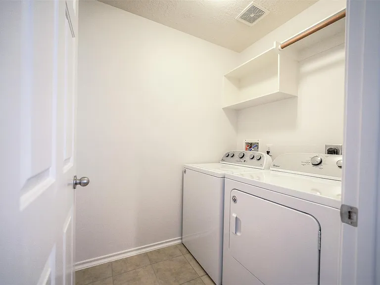 146 Silver Penny Dr — Photo 27