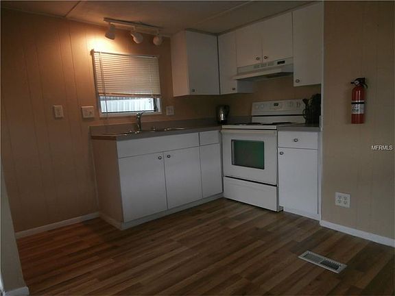 3rd image of 4845 Plymouth Dr