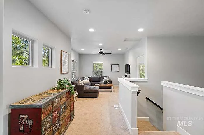 1267 E Spinnaker Ln — Photo 26