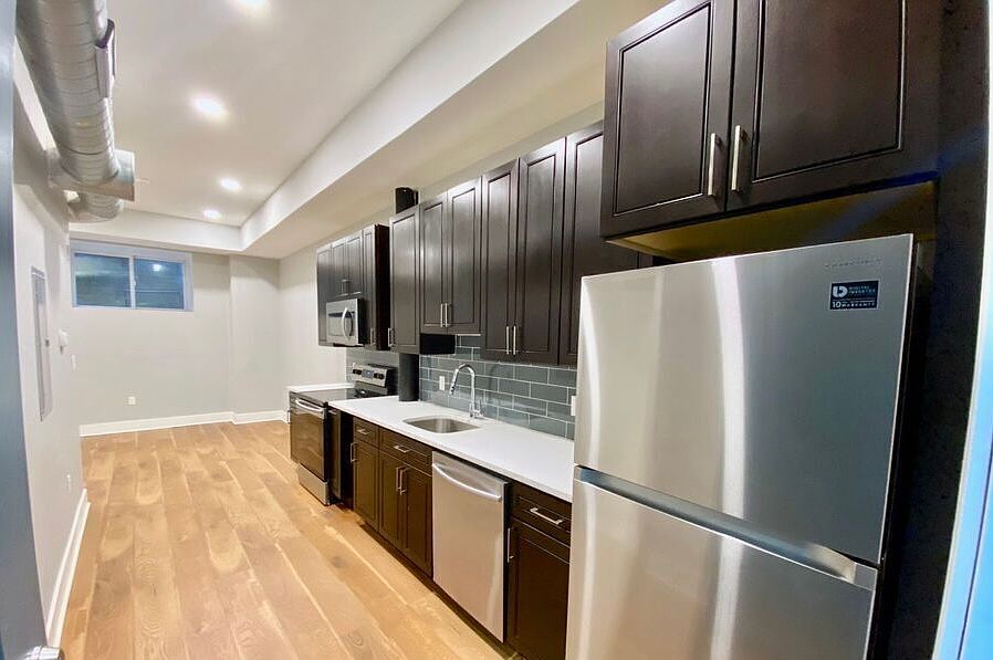 1st image of 1525 W Girard Ave #4B