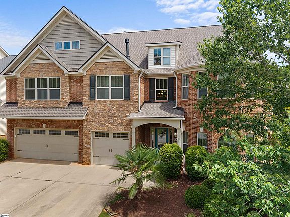 4th image of 135 Creek Shoals Dr