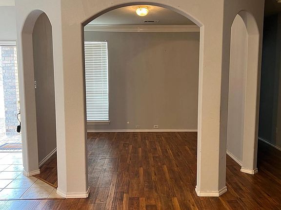 3rd image of 10504 Big Oak Dr