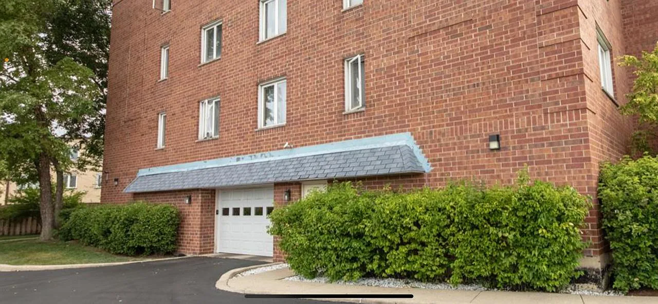 2 bed, 1100 sqft, $2,400 — Photo 2