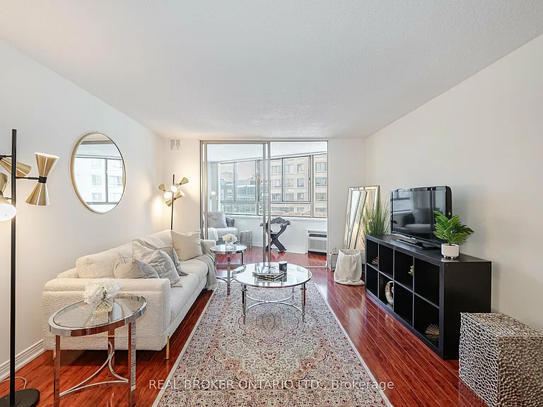 250 Queens Quay W #604 — Photo 9