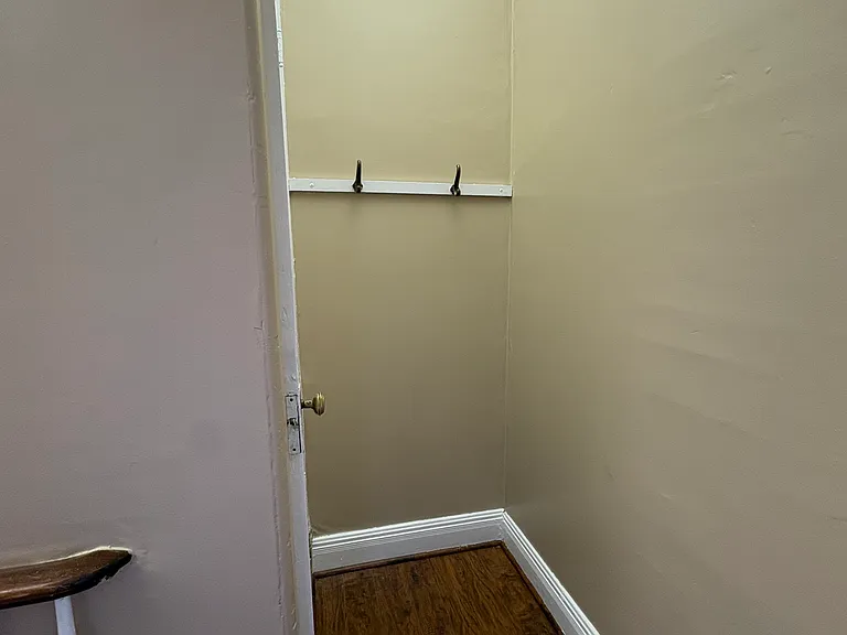 48 E Princess St #2 — Photo 22