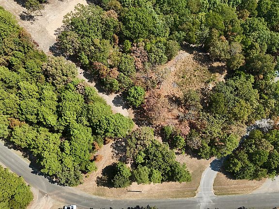 3rd image of 1079 E Ridge Dr