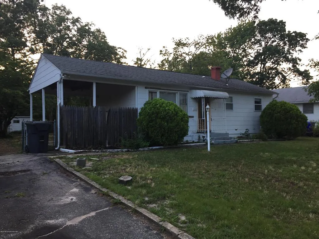 107 Cedarwood Dr photo 1