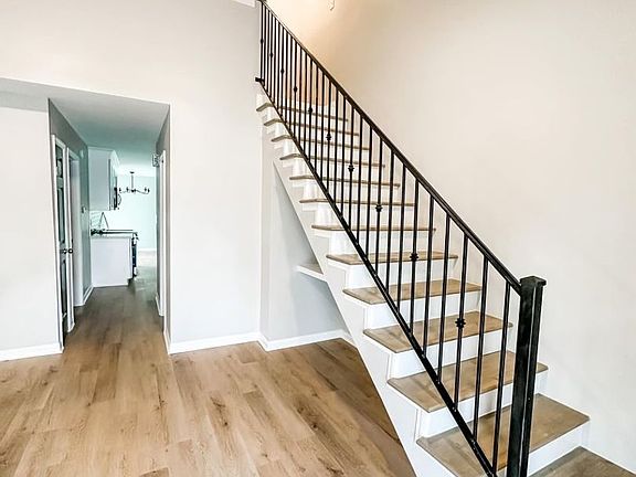 2nd image of 4248 Holly Hill Ct