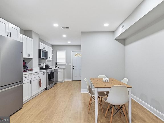 5th image of 3527 Horton Ave