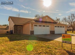 2725 Buttonwood Dr, Manhattan, KS 66502