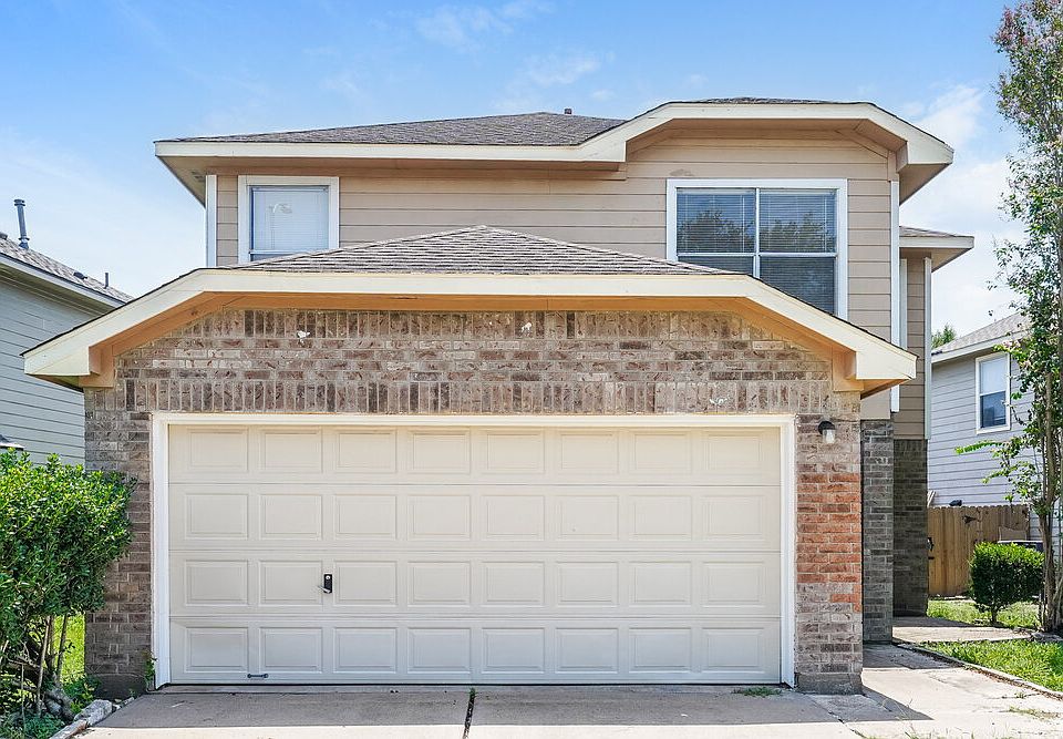 1st image of 7423 Village Lake Dr