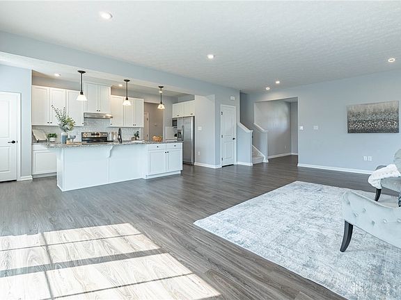 5th image of 2390 Hawes Dr