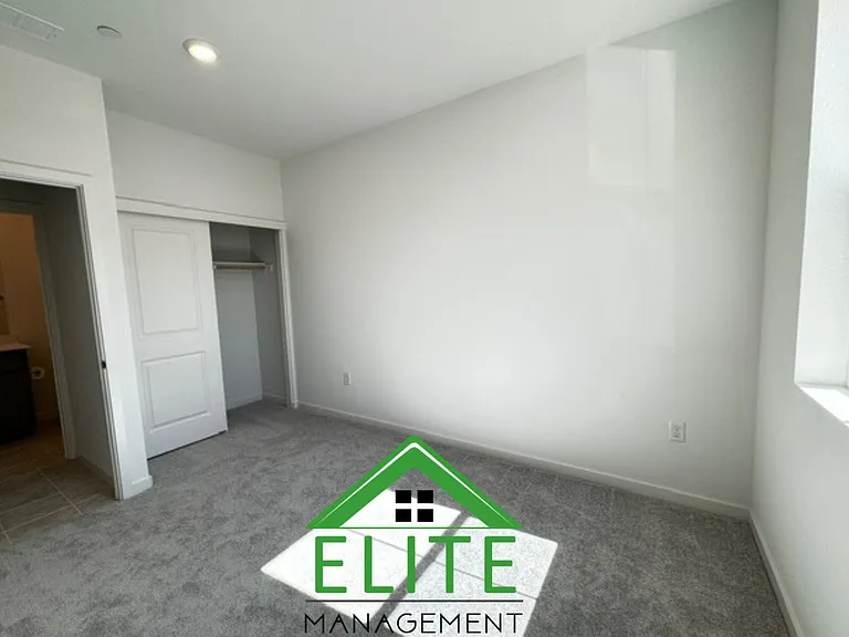 7655 Broadhead Way — Photo 21