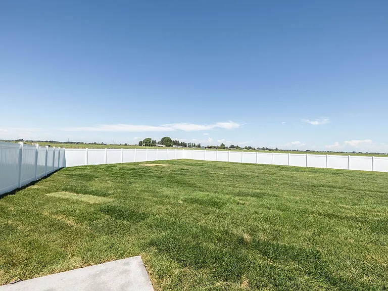 3707 Razor Cir — Photo 31