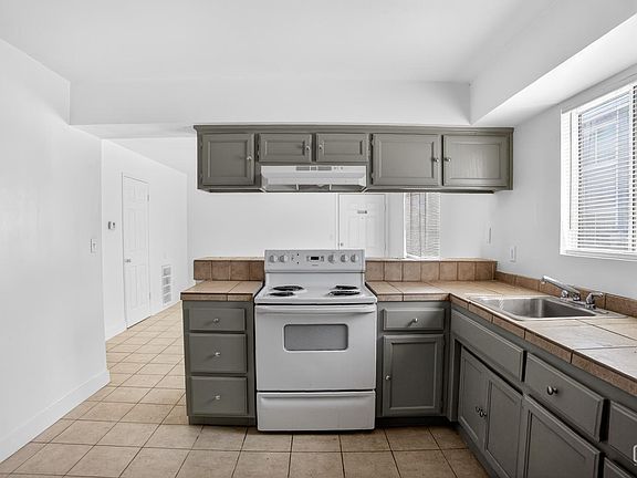 4th image of 1300 Flower St