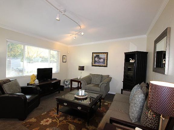 4th image of 1259 E Charlton Ave #A