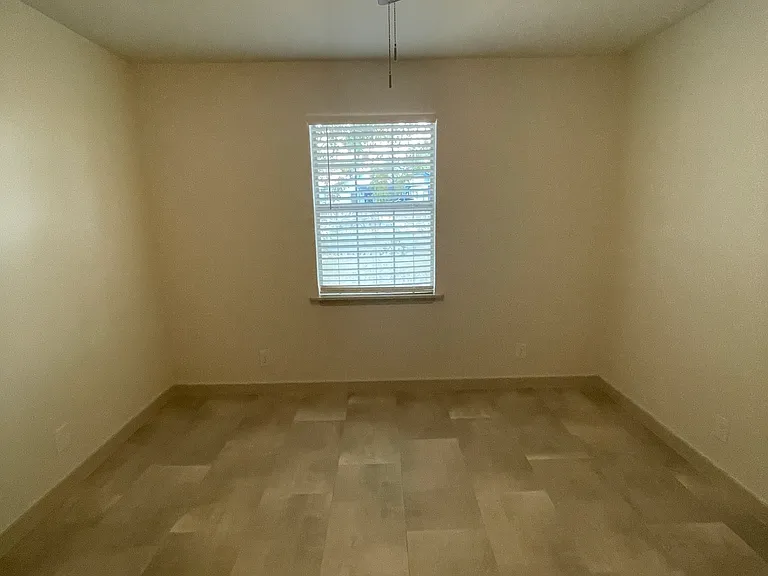 109 Green Meadows Blvd — Photo 3