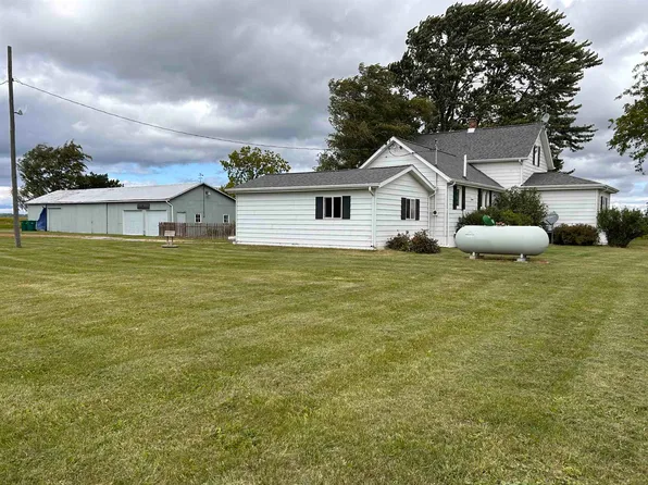 916 Townline Rd, Kawkawlin, MI 48631