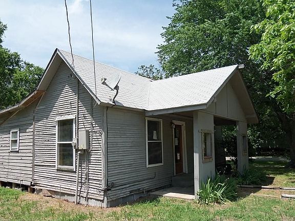 2nd image of 200 Lee St