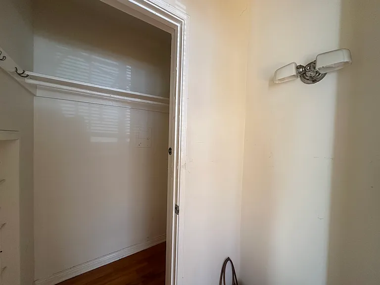 1951 N Wilcox Ave #1 — Photo 8