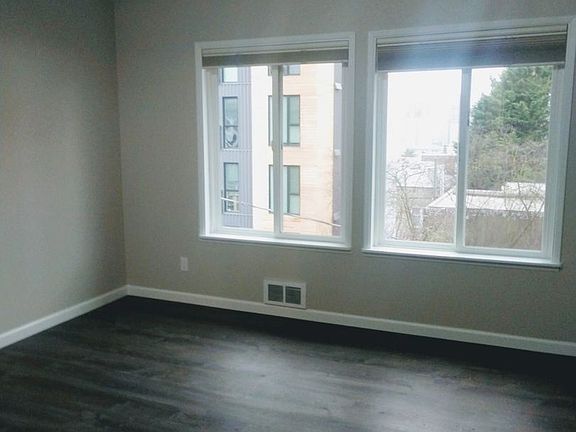 3rd image of 210 Boylston Ave E APT 305