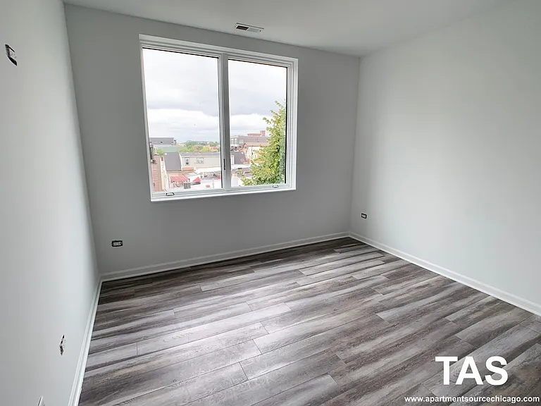 2535 W Fullerton Ave #303 — Photo 9