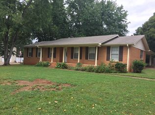 223 Spring Valley Ct SW, Huntsville, AL 35802