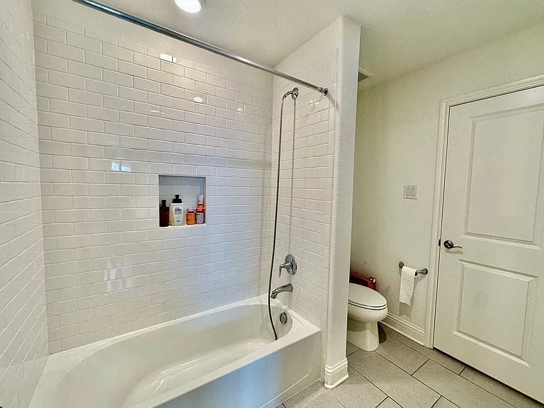 1905 Barbette St — Photo 16
