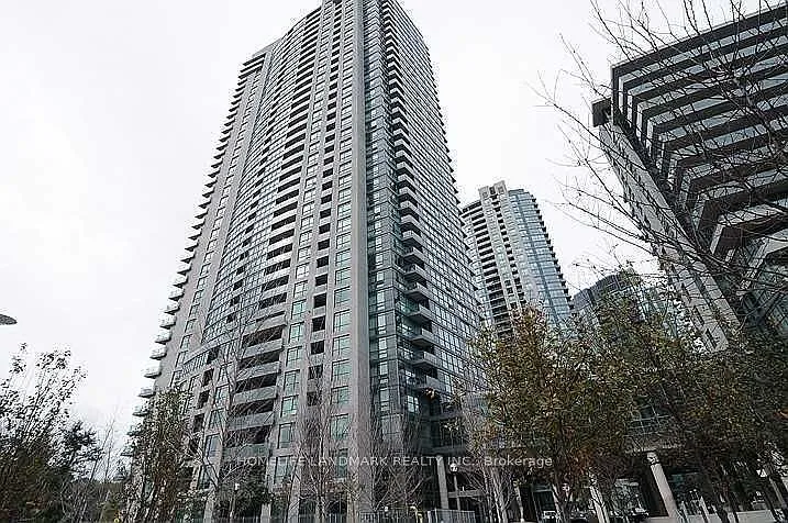 215 Fort York Blvd — Photo 1