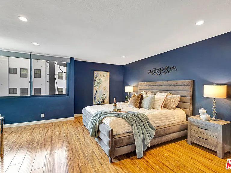 1900 Vine St #103 — Photo 16