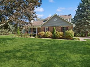 9812 N Hunters Ln, Spring Grove, IL 60081