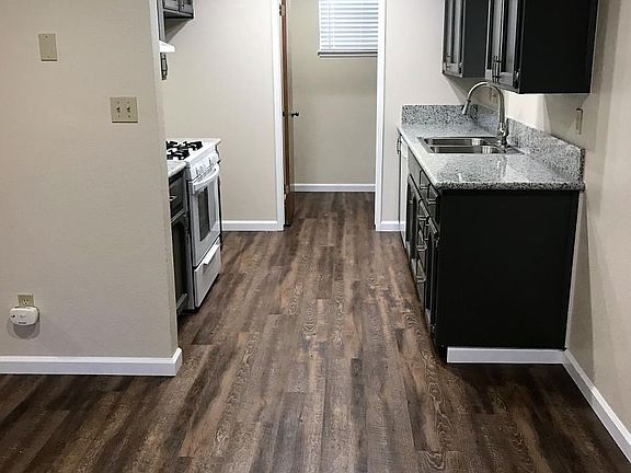 Dining room into kitchen