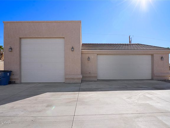 3rd image of 3018 Maverick Dr