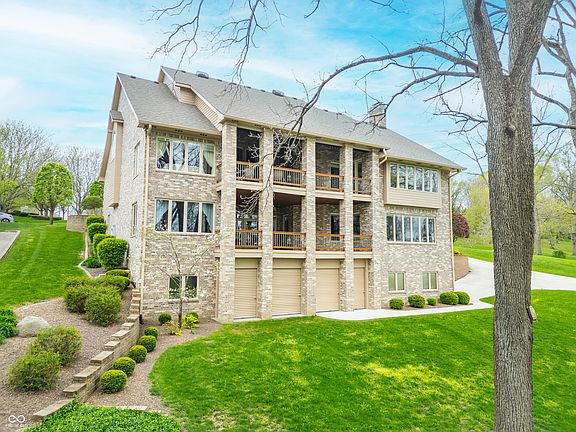 3rd image of 2733 Foxborough Dr