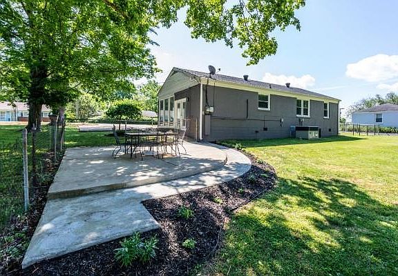 Great backyard space! This would be perfect for grilling in the summertime.